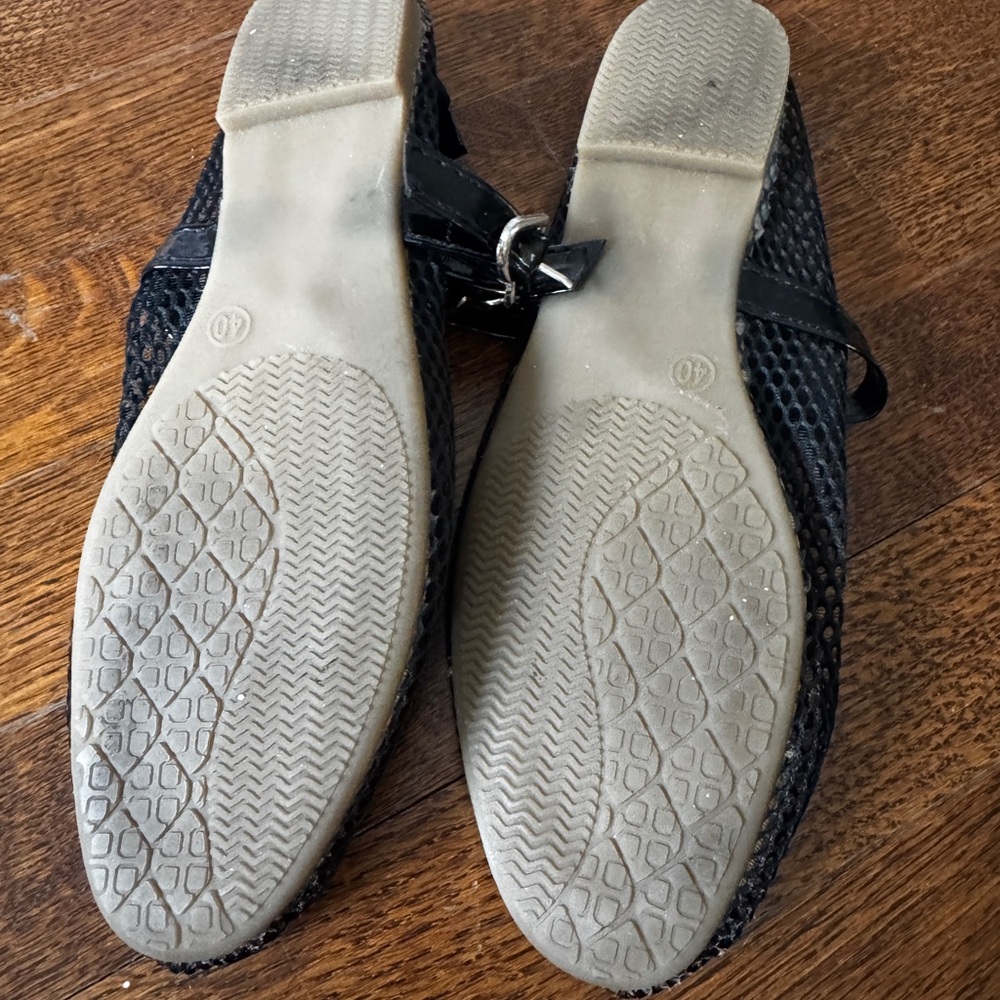 Women's Black Mesh Slip-On Shoes